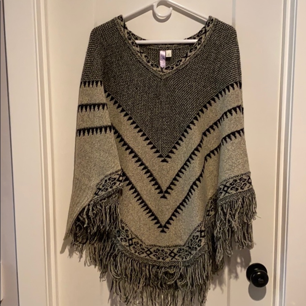 Sleeves Poncho - image 1